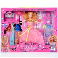 Lutka sa raznim dodatcima