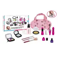 Šminka u neseseru sa dodacima