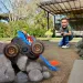 Hot Wheels Monster Trucks: Mega Tiger Shark RC autić na daljinsko upravljanje - Mattel